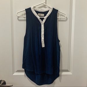 Contrast Collar Sleeveless Top
